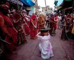 lat maar holi at mathura
